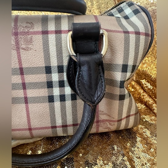 PRE-LOVED Authentic Burberry Vintage Checks Medium Bowling Bag - Picture 9 of 16
